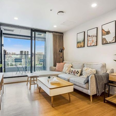 Cosy Two Bedroom Apartment With Balcony Pool And Gym Auckland Exterior photo