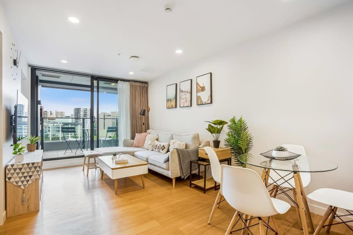 Cosy Two Bedroom Apartment With Balcony Pool And Gym Auckland Exterior photo