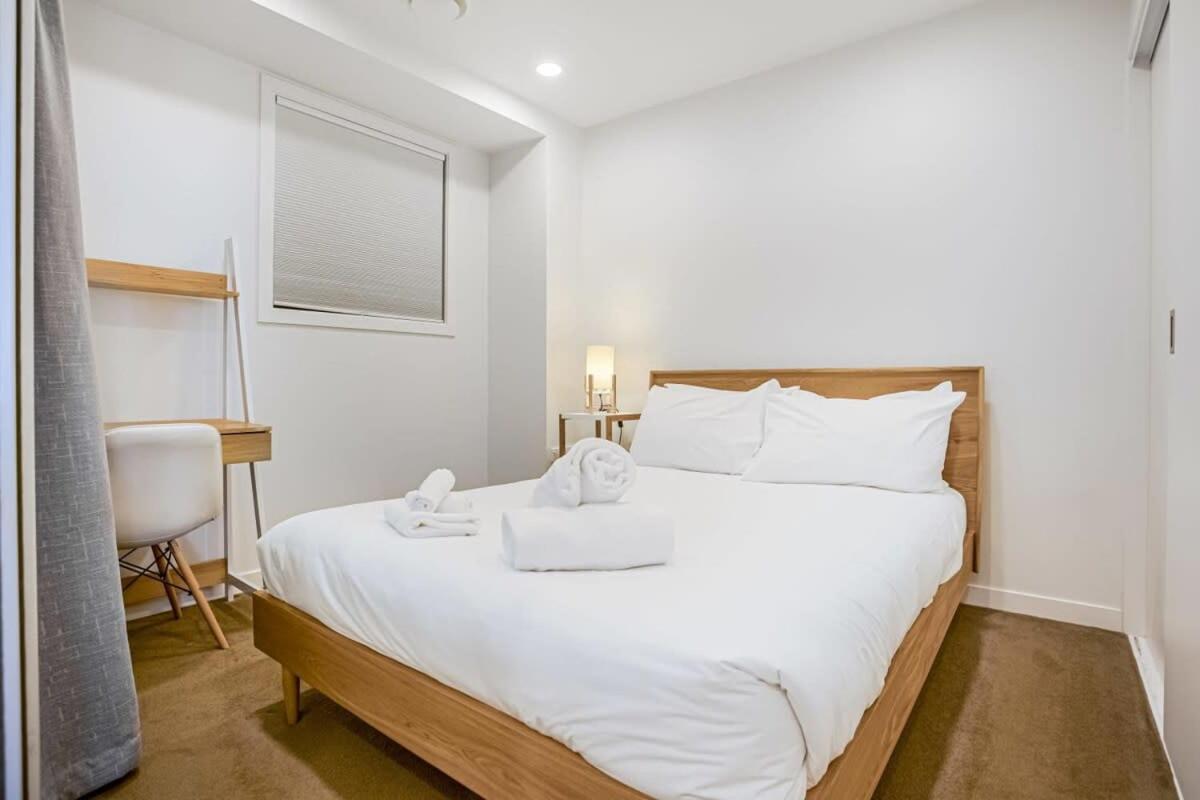 Cosy Two Bedroom Apartment With Balcony Pool And Gym Auckland Exterior photo
